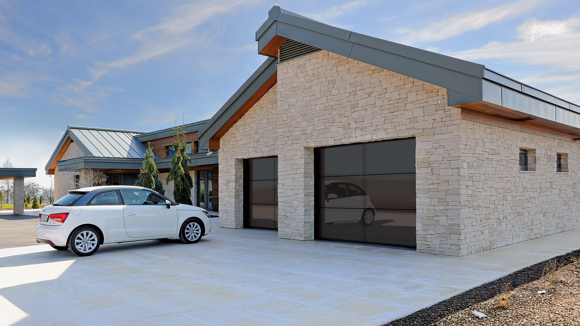 Looking for garage doors in Dundee We're here to help